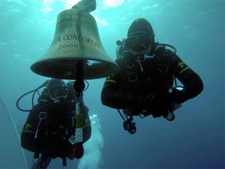 Robada la campana del Costa Concordia