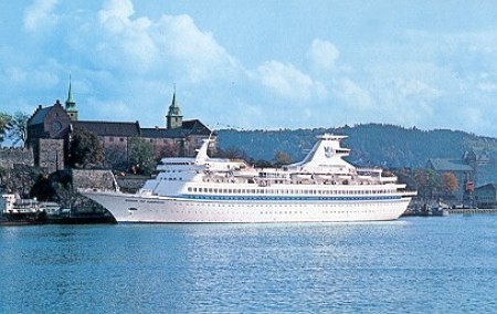 El barco de Royal Caribbean en Oslo, Song of Norway es entregado a Royal Caribbean
