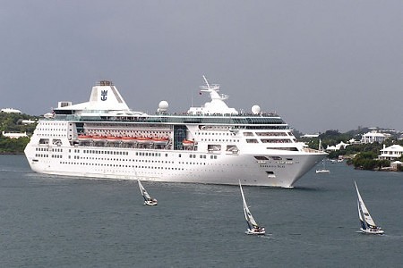 El Empress of the Seas en St George's, en octubre de 2007