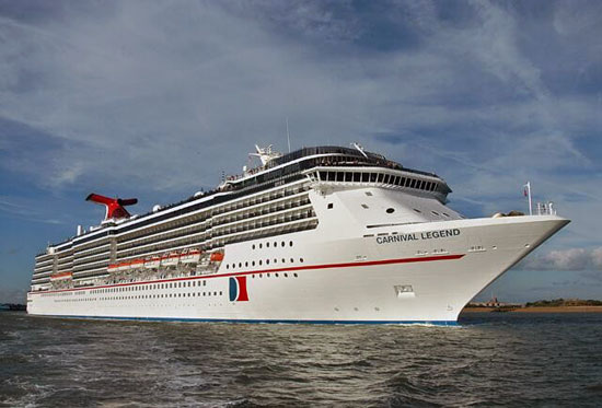 20 cruceristas expulsados de crucero Carnival Legend 