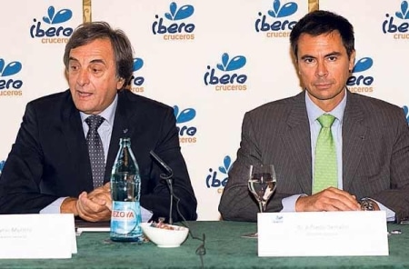 Alfredo Serrano junto a Mario Martini, consejero general de Iberocruceros