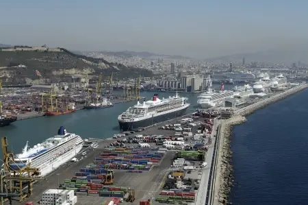 Cruceros en el puerto de Barcelona