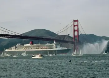 El barco Queen Mary 2 en San Francisco