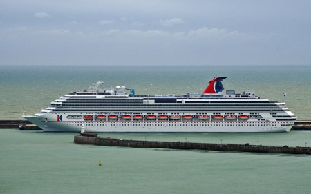El crucero Carnival Splendor en Dover, Inglaterra