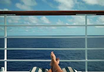 Experimenta el relax de tomar el sol en un barco de crucero