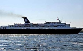 El crucero Ocean Countess partiendo de Liverpool el 30 de mayo