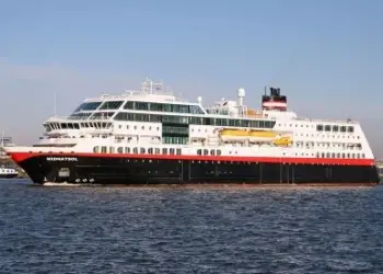 Midnatsol, uno de los barcos de Hurtigruten