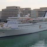 El Ocean Pearl de Happy Cruises atracado en el Puerto de Barcelona