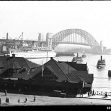 Imagen del SS Mariposa en el Sydney Harbour Bridge de febrero de 1932
