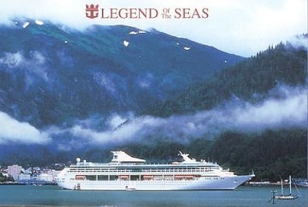 Postal oficial del Legend of the Seas realizada por Royal Caribbean