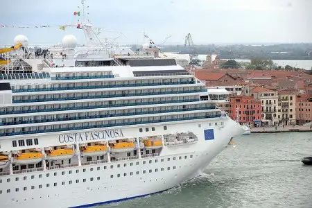 El Costa Fascinosa, último barco de Costa hasta el año 2014