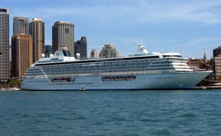El Crystal Serenity atracado en el puerto de Sidney