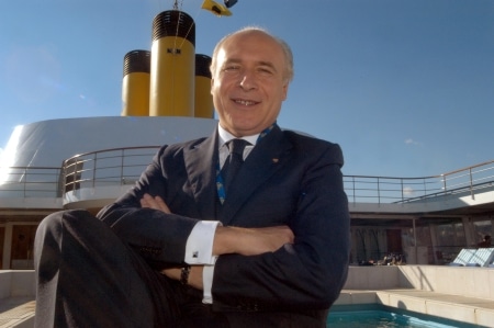 Pier Luigi Foschi a bordo de un barco de Costa Cruceros