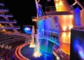 El espectacular Aquatheater del barco de Royal Caribbean