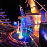 El espectacular Aquatheater del barco de Royal Caribbean