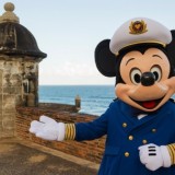 El capitán Mickey Mouse visita el castillo de San Cristóbal en San Juan de Puerto Rico