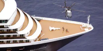 rescate en helicoptero barco de cruceros