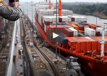 Accidente de barco cruzando el Canal de Panamá