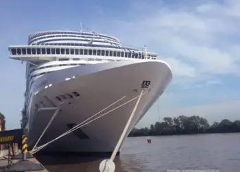 Puerto de Buenos Aires promueve turismo de cruceros