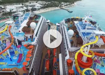 barcos Carnival Cruise Line en Grand Turk