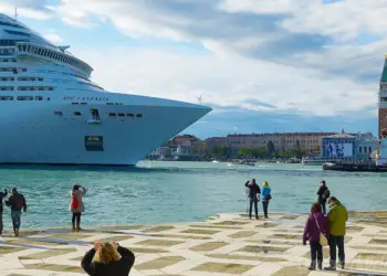 Venecia restringe acceso a los barcos de cruceros de gran tamaño