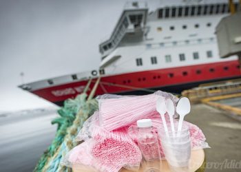 Hurtigruten declara la guerra al plástico