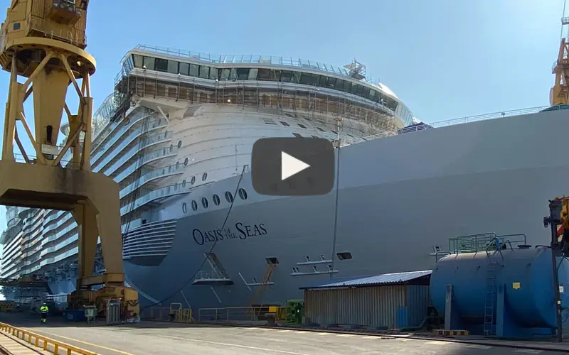 La renovación del Oasis of the Seas en los astilleros a vista de drone