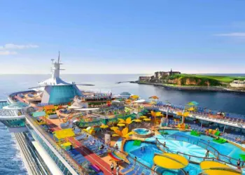 Barco de Royal Caribbean regresa tras renovación