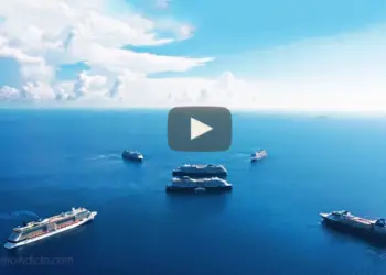 Espectacular recibimiento del Celebrity Apex por 5 barcos de la flota en Bahamas