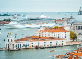 Italia prohibe temporalmente los cruceros desde Venecia