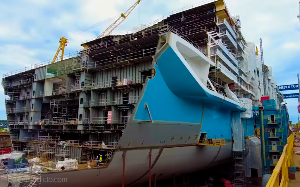 Icon of the Seas construccion
