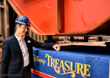 Nuevo hito en la construcción del Disney Treasure: ceremonia de la moneda
