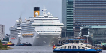 Ámsterdam aumenta los impuestos al turismo de cruceros