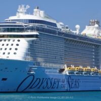 El Odyssey of the Seas de Royal Caribbean atracado en el puerto de Rodas, en Grecia