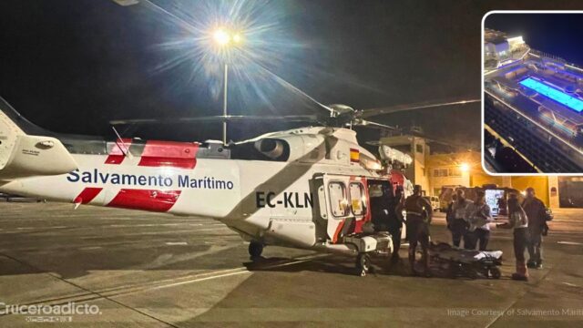 TELETIPO de noticias de Cruceros 16 Helicóptero de Salvamento Marítimo en una pista de noche junto a una camilla, con la cubierta iluminada de un crucero en un recuadro